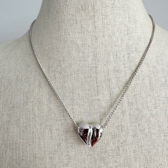 Vintage Silver-tone Shiny Puffed Heart Slide Pendant Necklace by Avon 16” - Picture 3 of 5